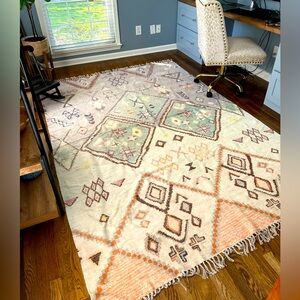 Urban Outfitters - Aziza Printed Chenille Rug - 6x9 - EUC!